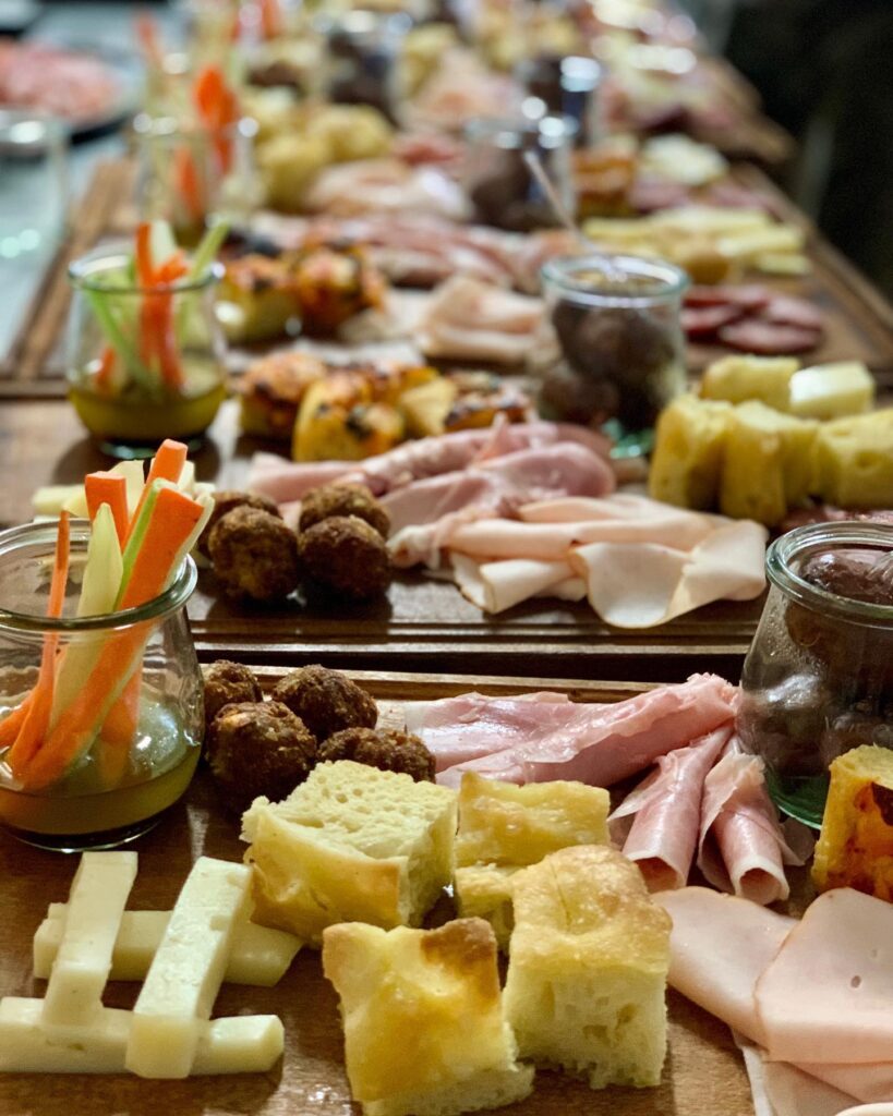 Apericena al Sardi's Bar Ristorante a Caluso