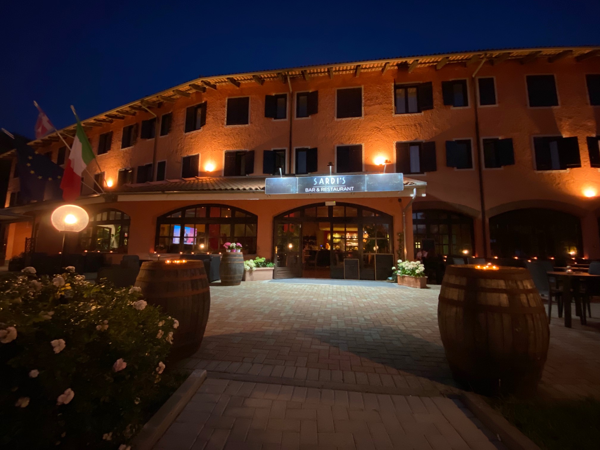 Sardis Restaurant Caluso Ingresso 02